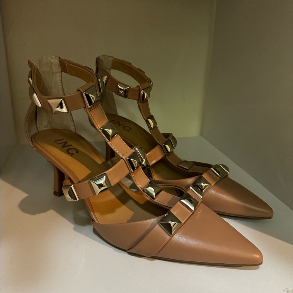 studded heel